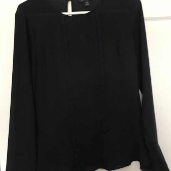Banana Republic long sleeved flare top - Picture 2 of 5